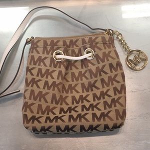 Micheal Kors purse